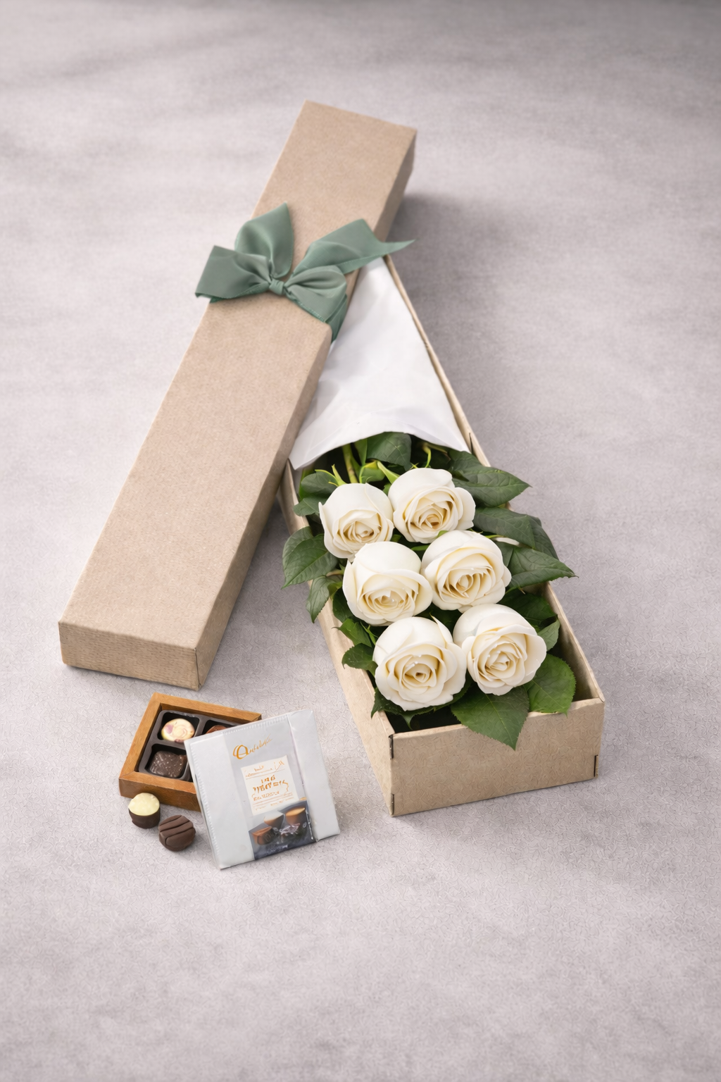 Long Stemmed Roses Gift Box – White (6 Stems)