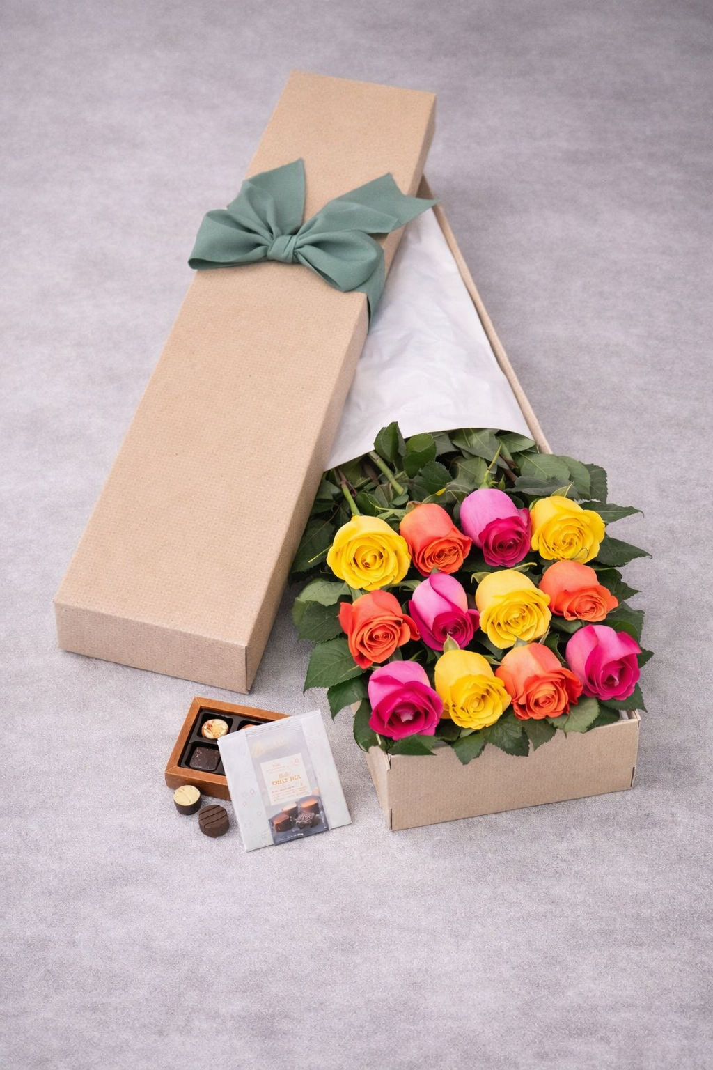 Long Stemmed Roses Gift Box Mixed 12